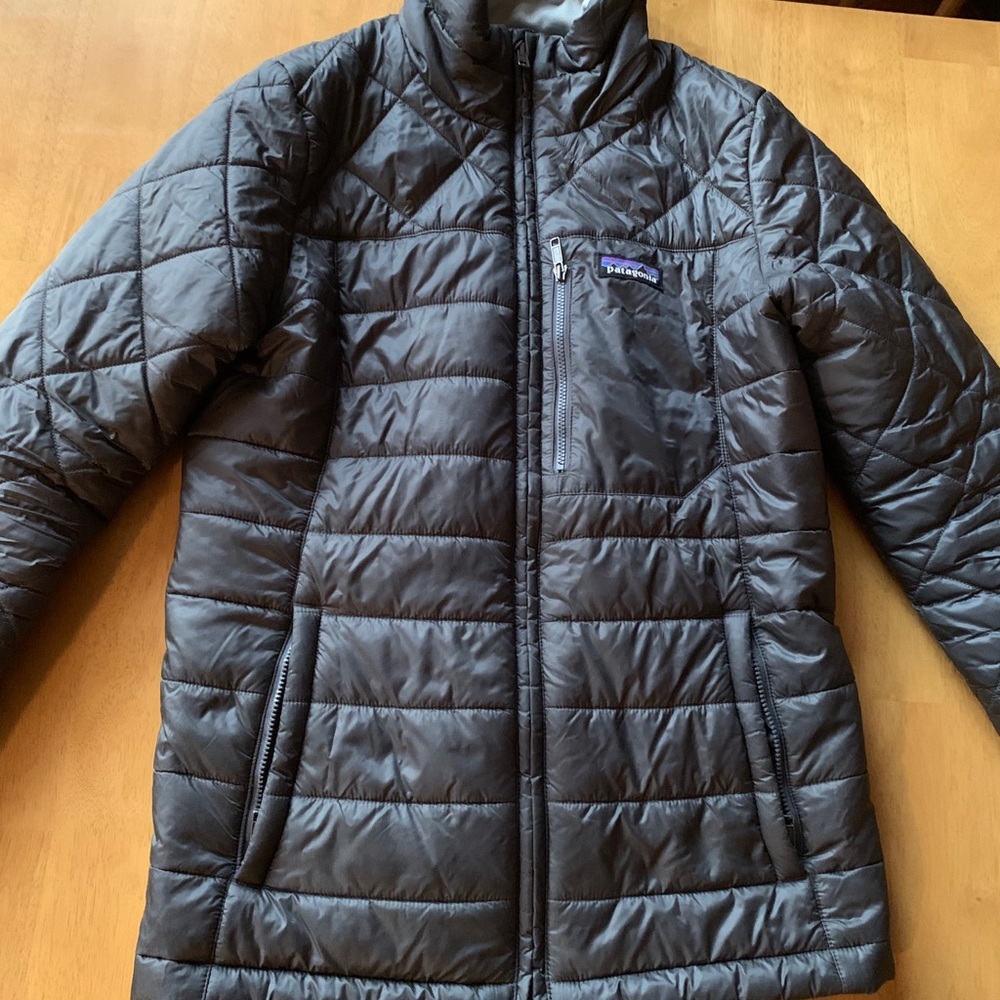 Patagonia puff jacket barely worn!!
